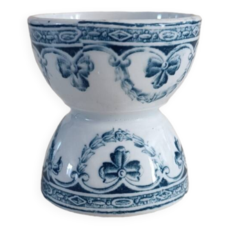 Iron earth egg cup
