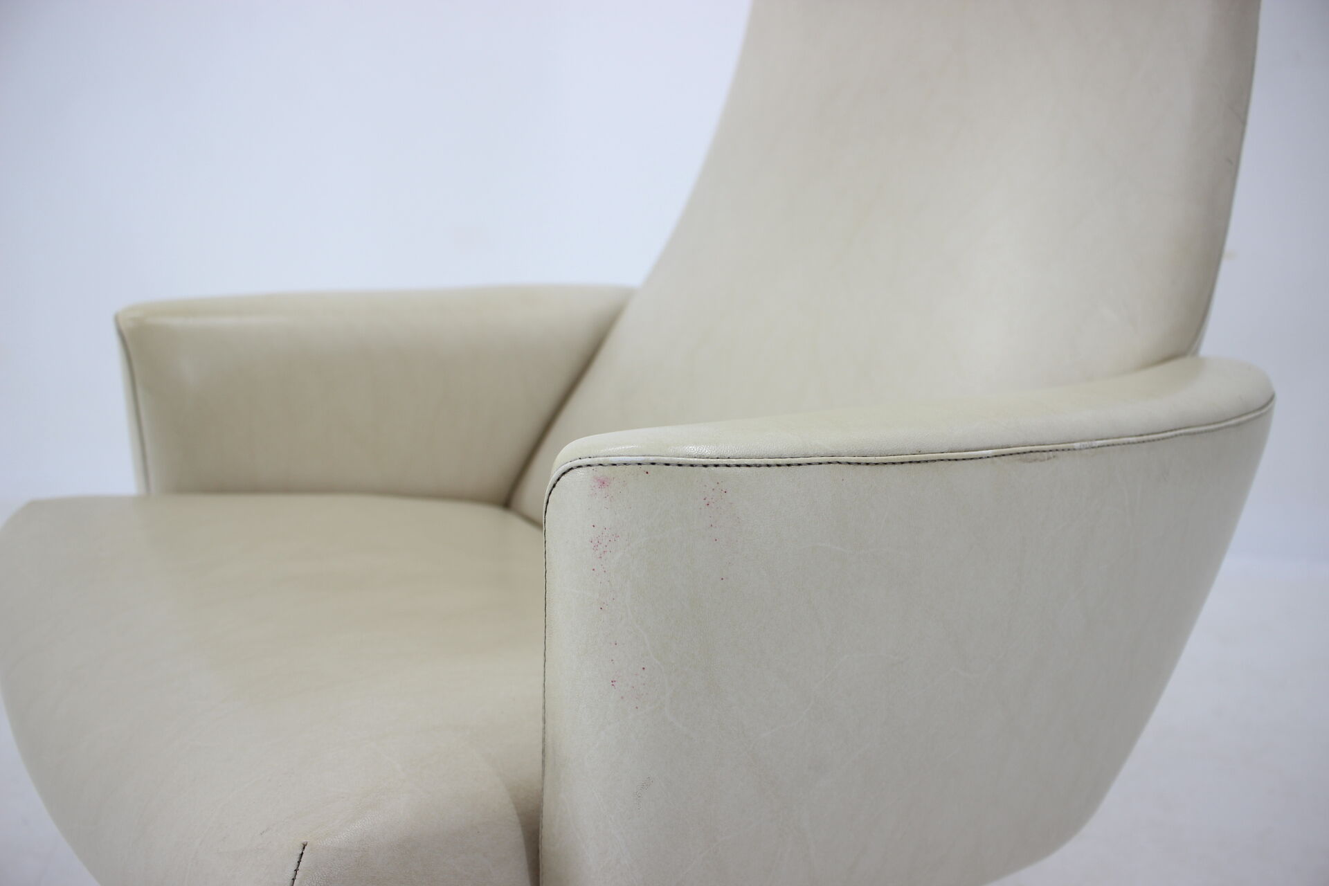 Sweden beige swivel armchair for Asko, 1970