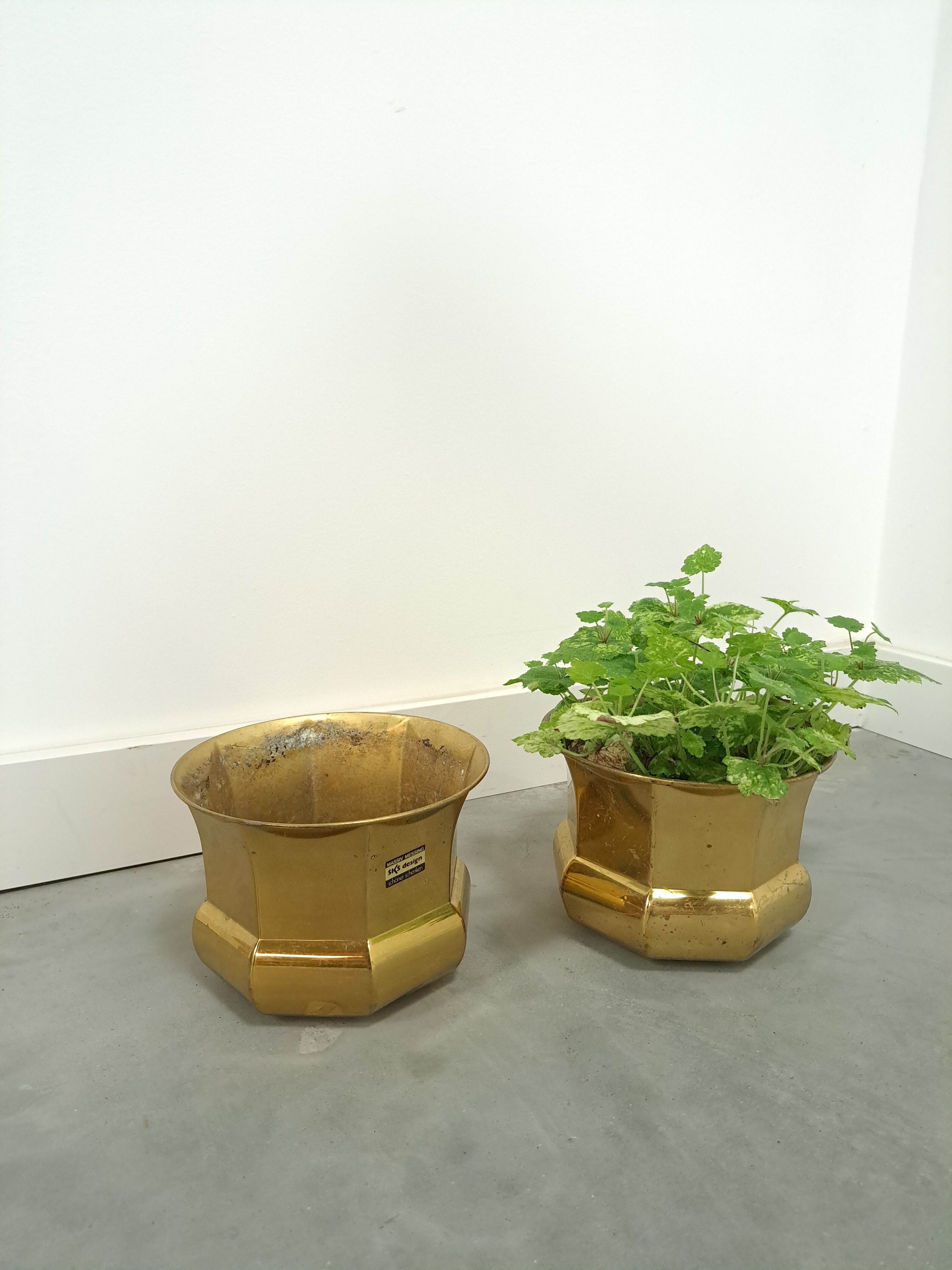 Brass set flower pots, pots