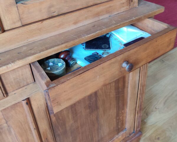 Buffet 2 corps de style campagne en hêtre clair