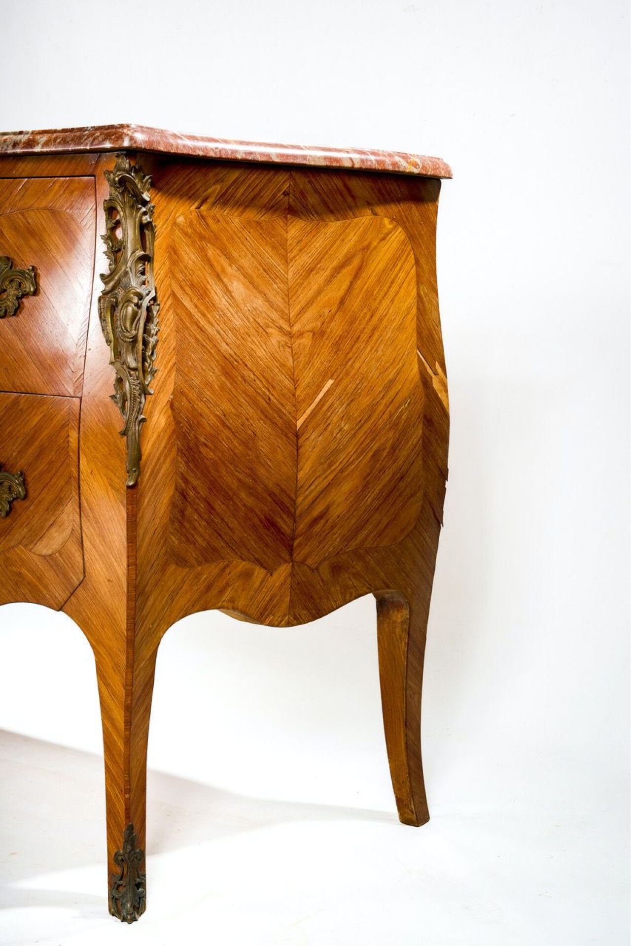 Curved Louis XV style commode in rosewood and red marble, fine.