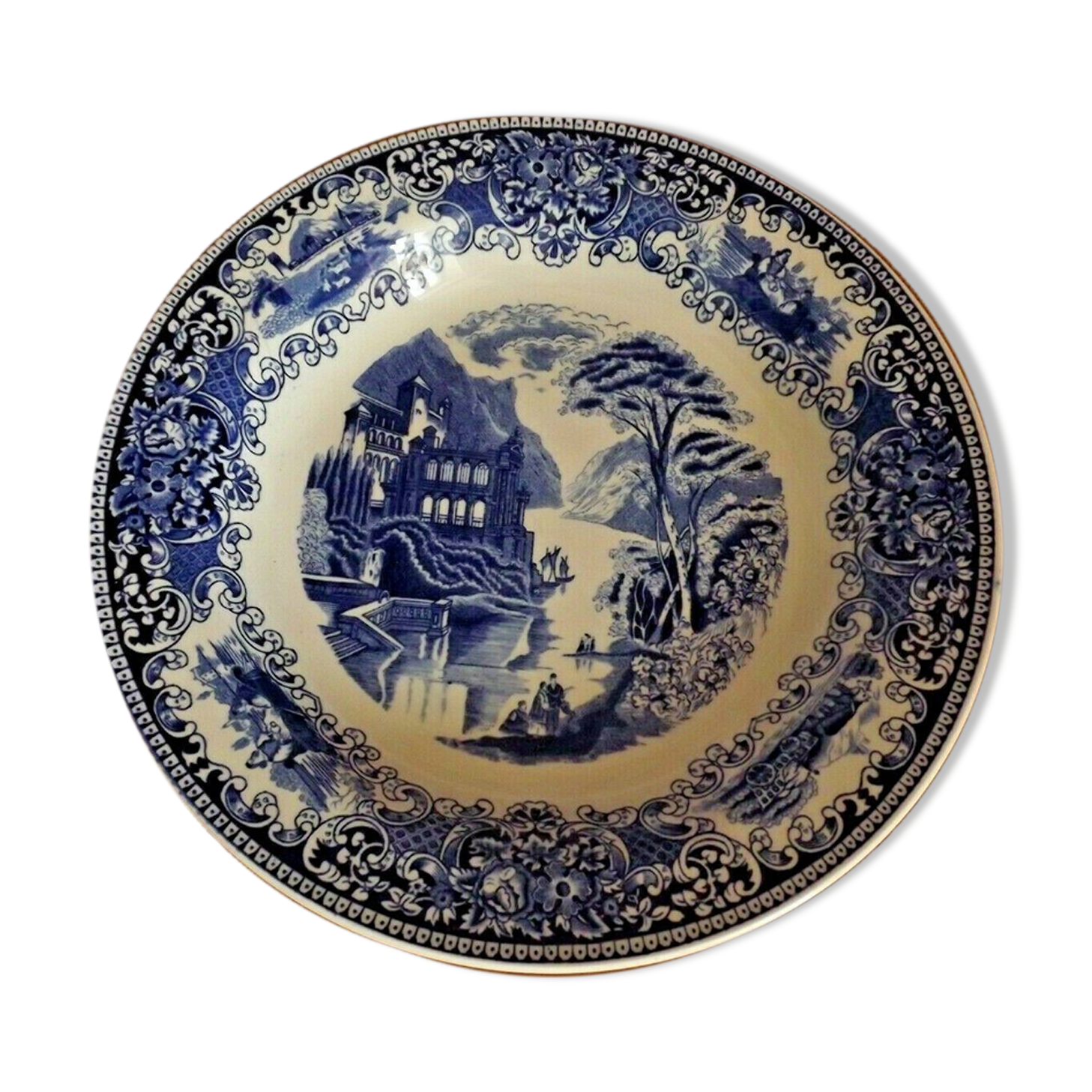 Round Serving Bowl Dutch Royal Sphinx Maastricht Cambridge Old England 3592