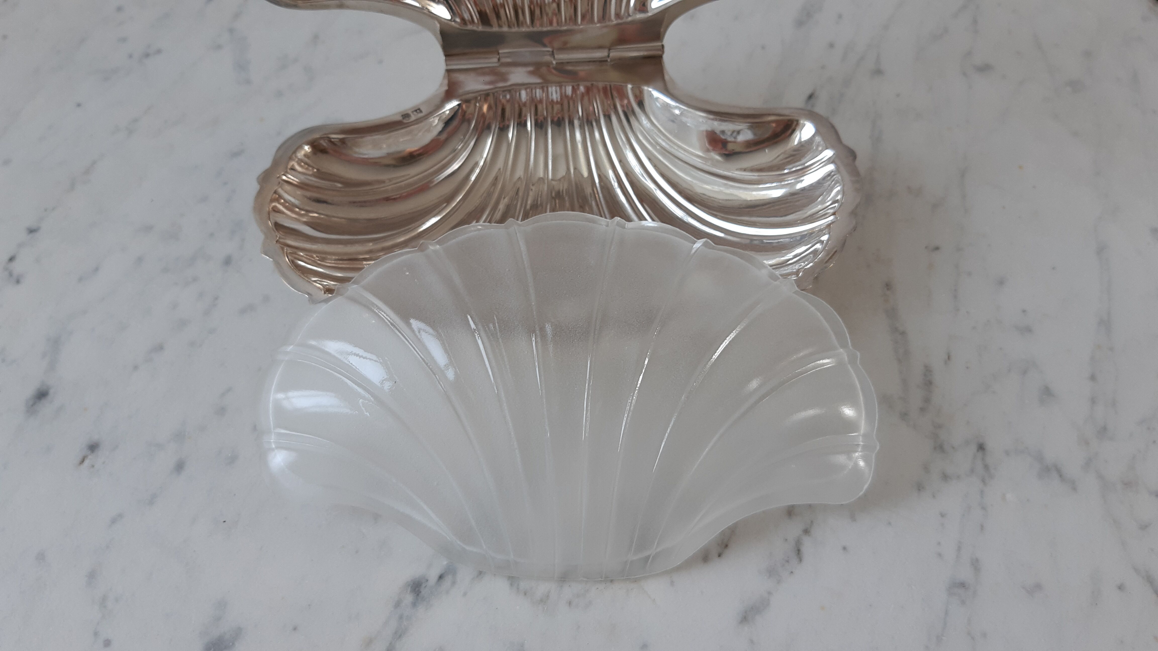 Butter dish / empty pocket shell silver metal years 40-50 hallmarked