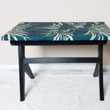 Low table feet compass