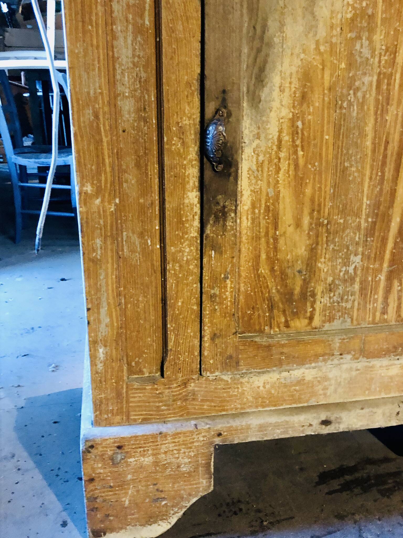 Large Fridge - Cabinet in a pretty Dijon patina from the 1900s