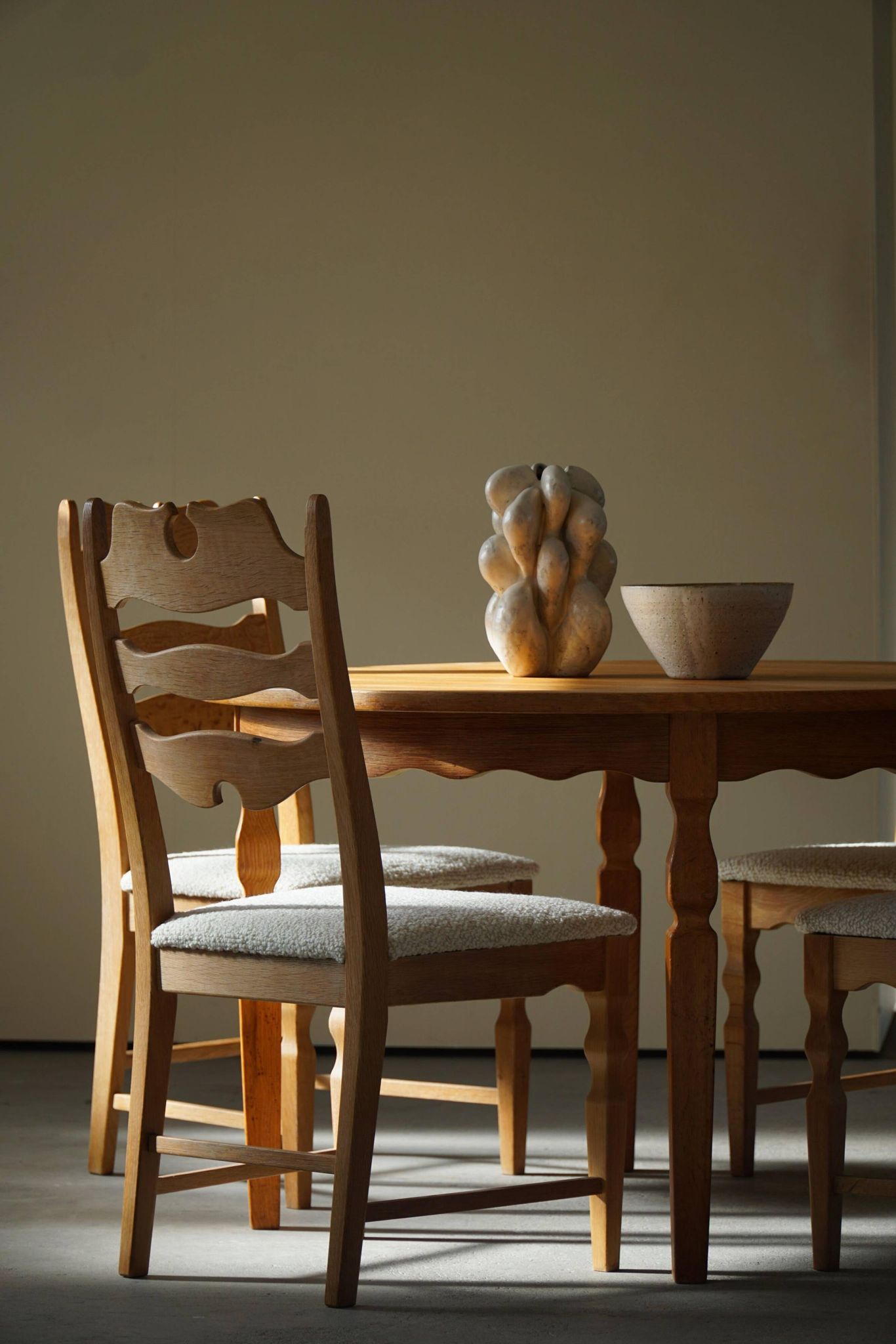 Set of 4 "Razorblade" high back chairs in oak & boucle, Henning Kjærnulf, 1960s