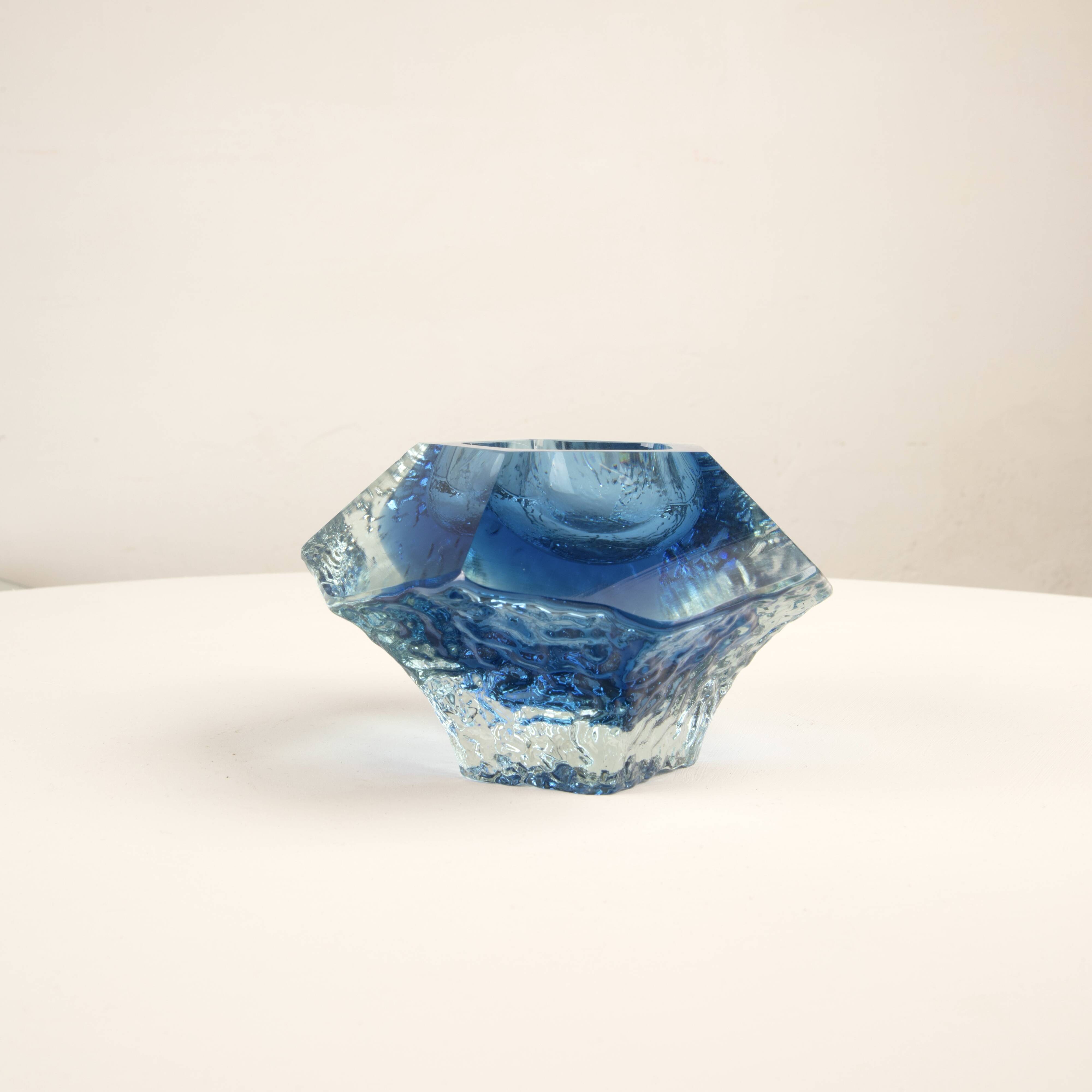 Sculptural submerged glass ashtray by Gianfranco Mandruzzato Murano