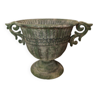 Medici vase in patinated iron