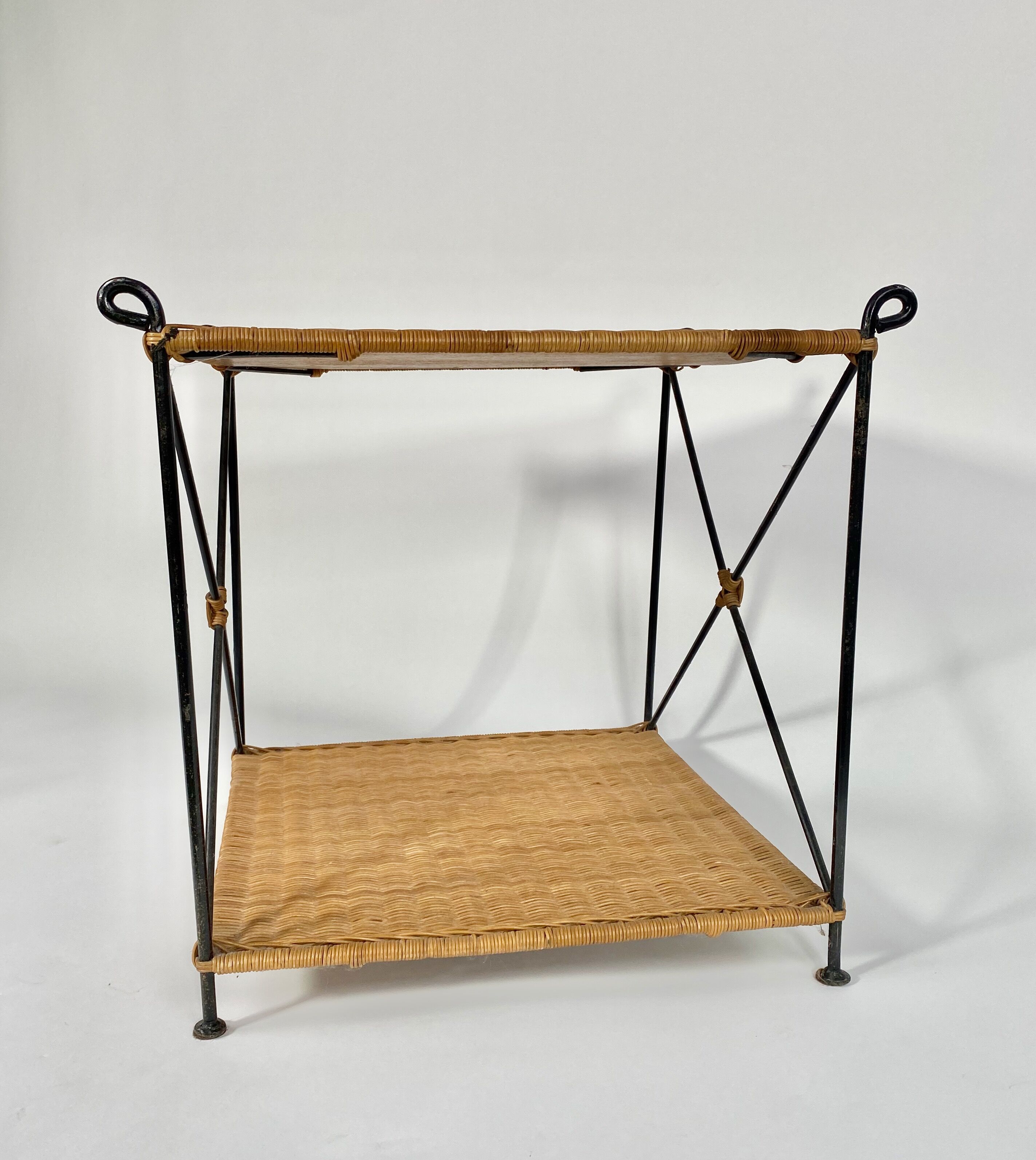 Wrought iron coffee table and braided wicker 50s-60s