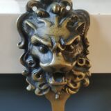 Porte Manteau mural/Patère Tête de Lion Art Déco. En bronze doré/19cm