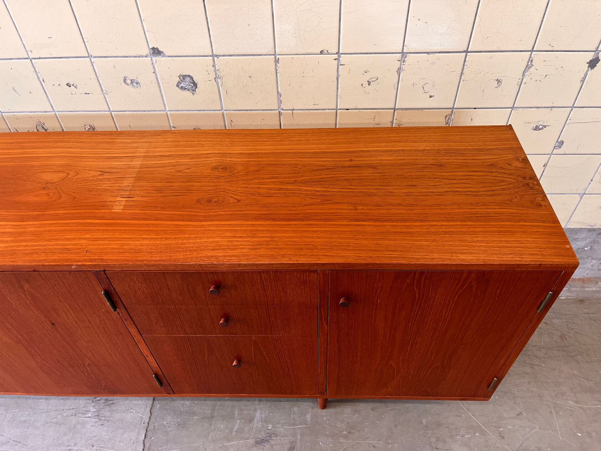 Buffet vintage en placage de teck