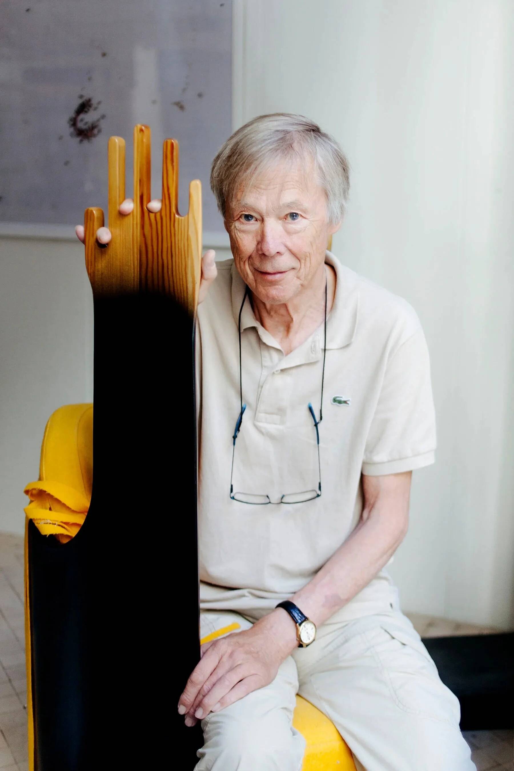 "Lounge chair model 'Hands' by Peter Opsvik for Cylindra AS"