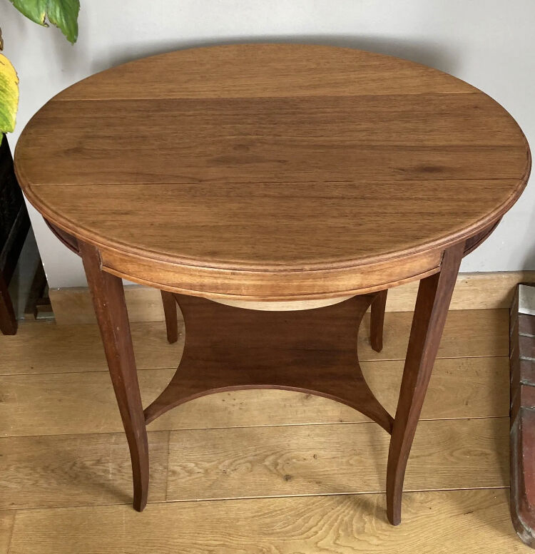 Oval Art Deco pedestal table in oak early twentieth century