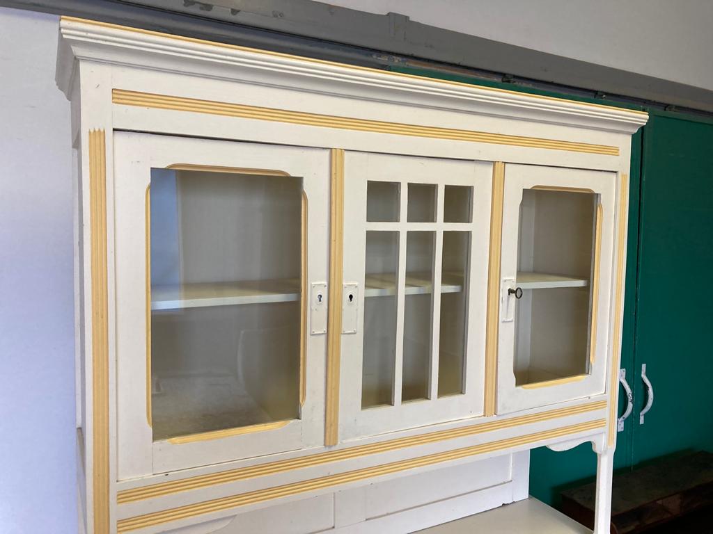 Vintage Parisian sideboard 2 body