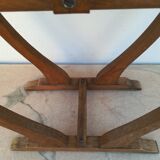 Worker light oak on feet