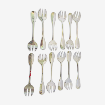 12 silver metal oyster forks