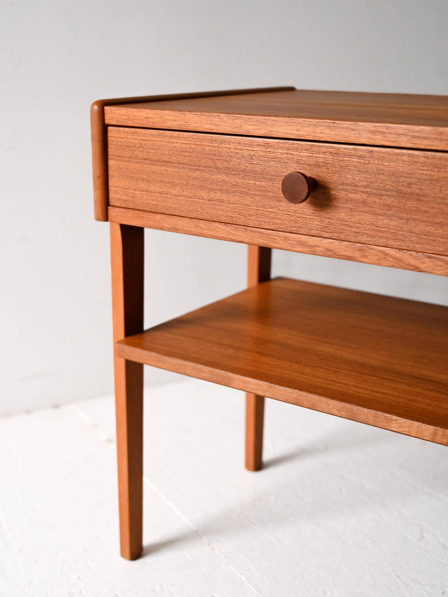 Table de chevet scandinave en teck, années 1950-60