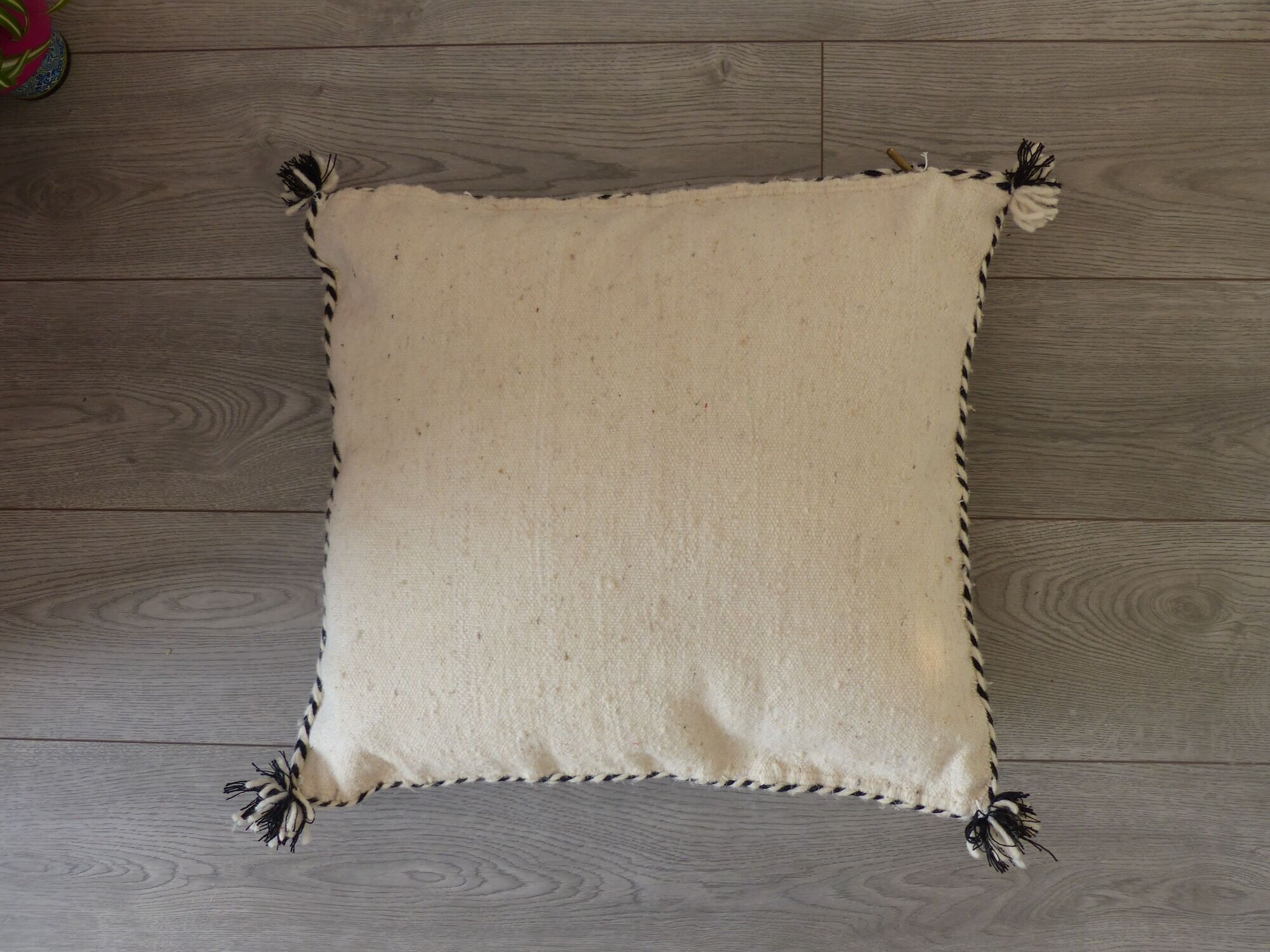 Coussin noir et blanc Kilim Beni Ouarain 50x55 cm en laine