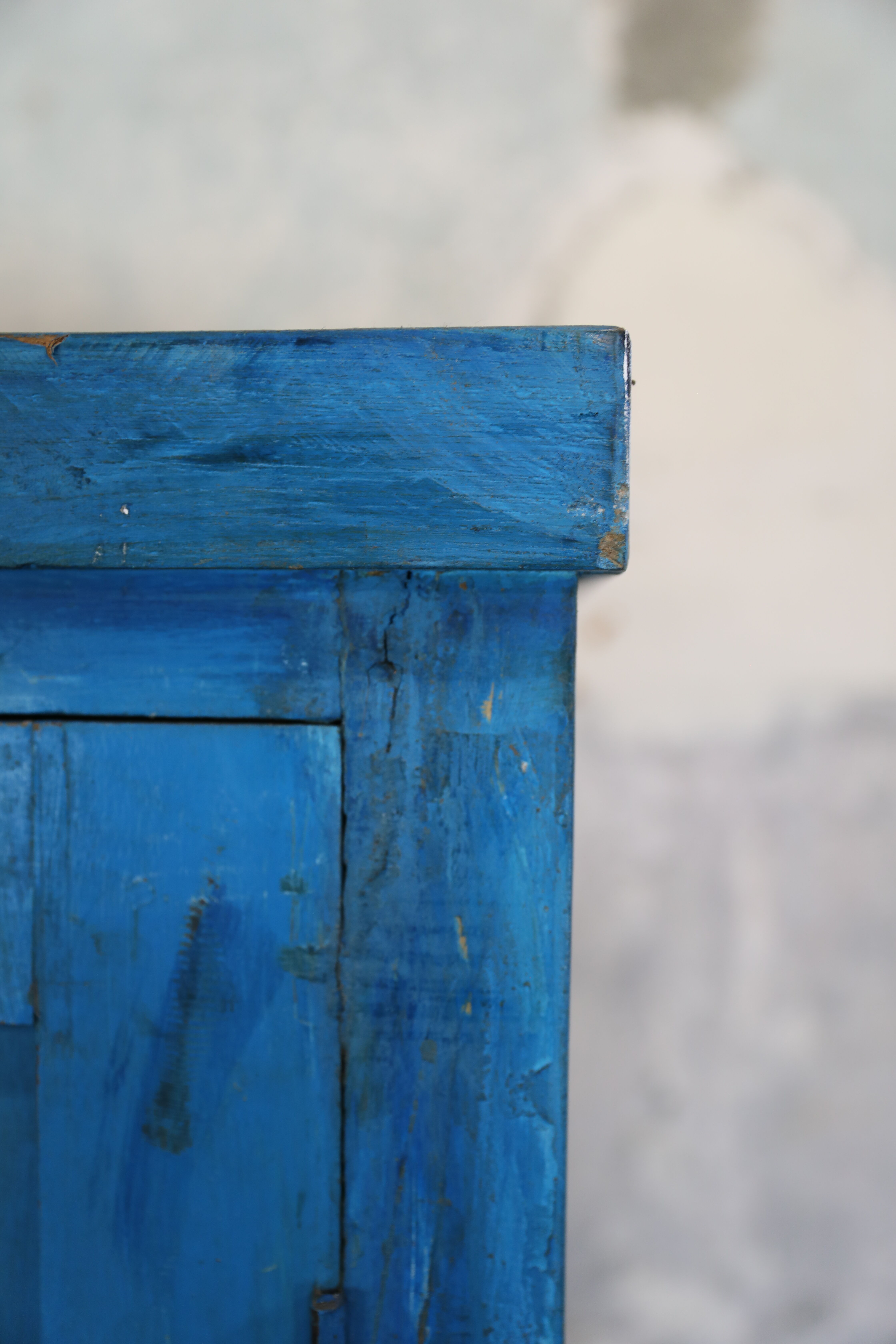 Indian cabinet 2 doors and 3 interior shelves in raw wood