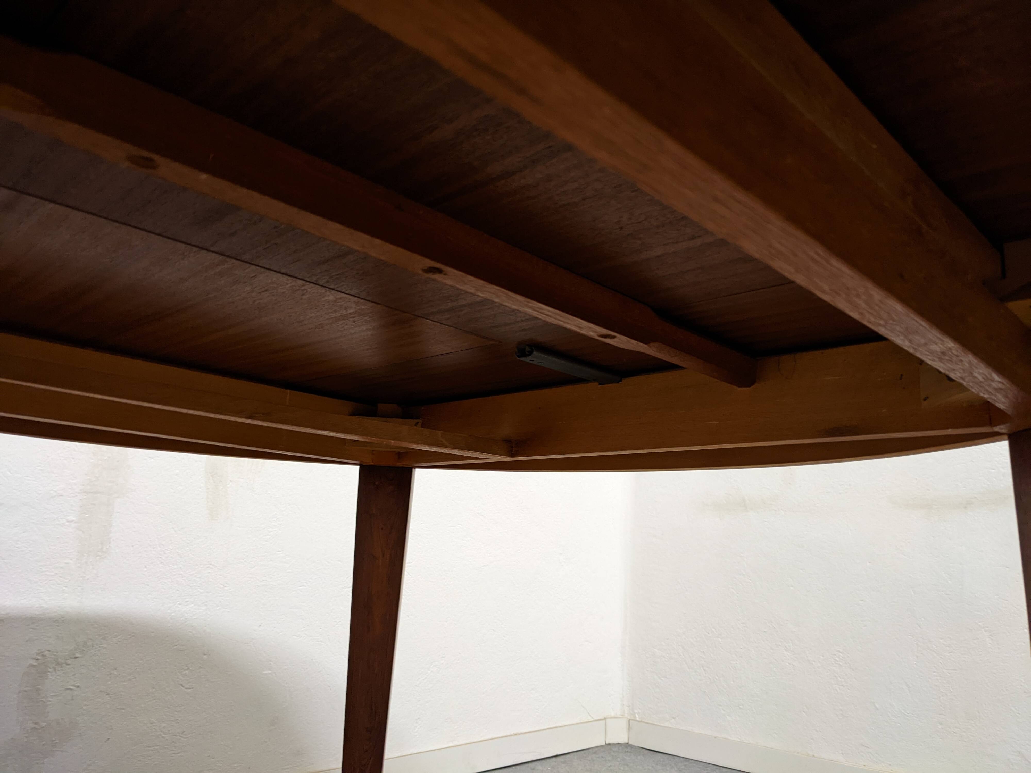 Scandinavian extendable rosewood dining table from the 60s/70s