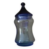 Pot en verre bleu