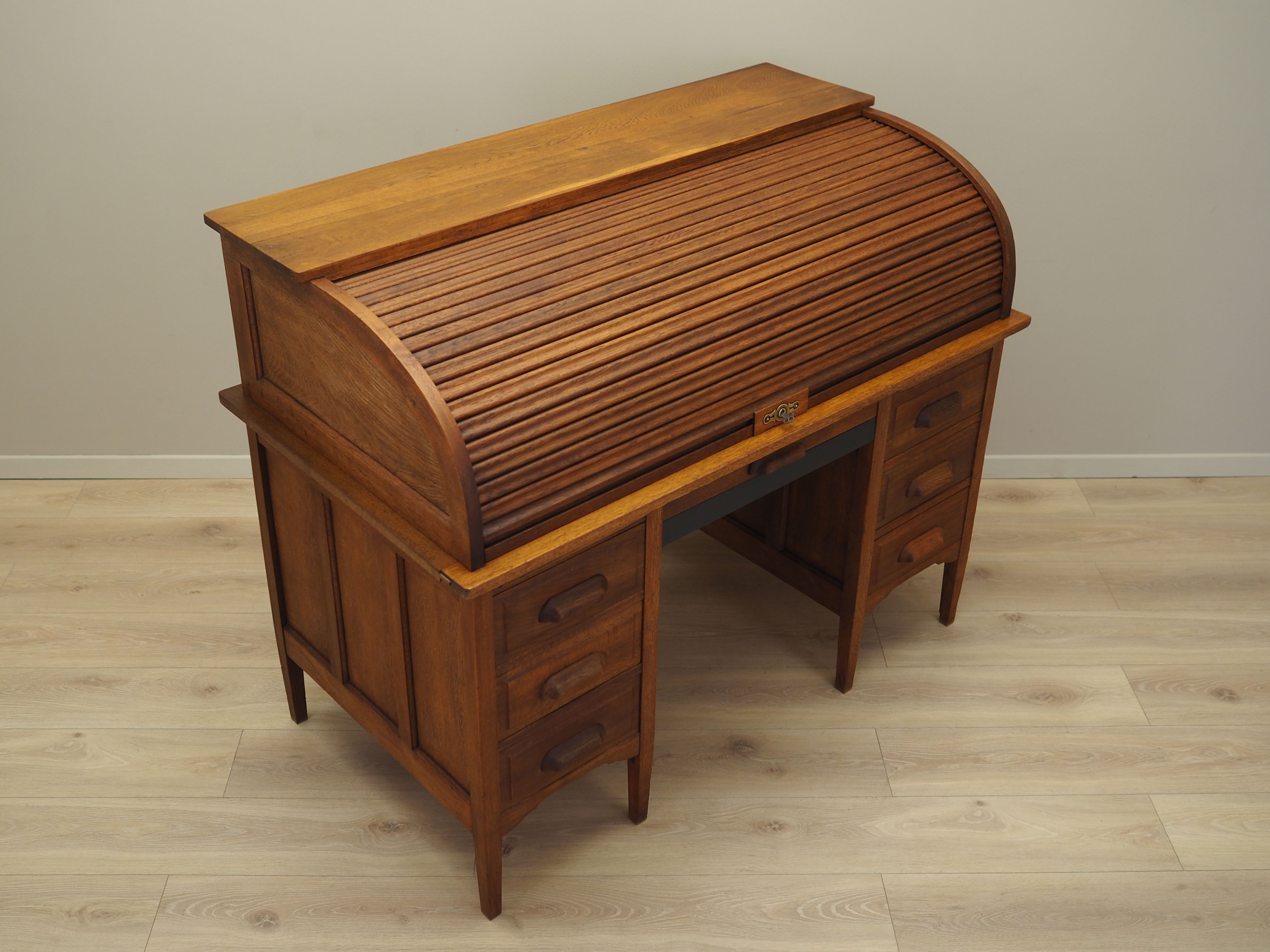 Bureau en chêne, design danois, années 1950, production: Danemark