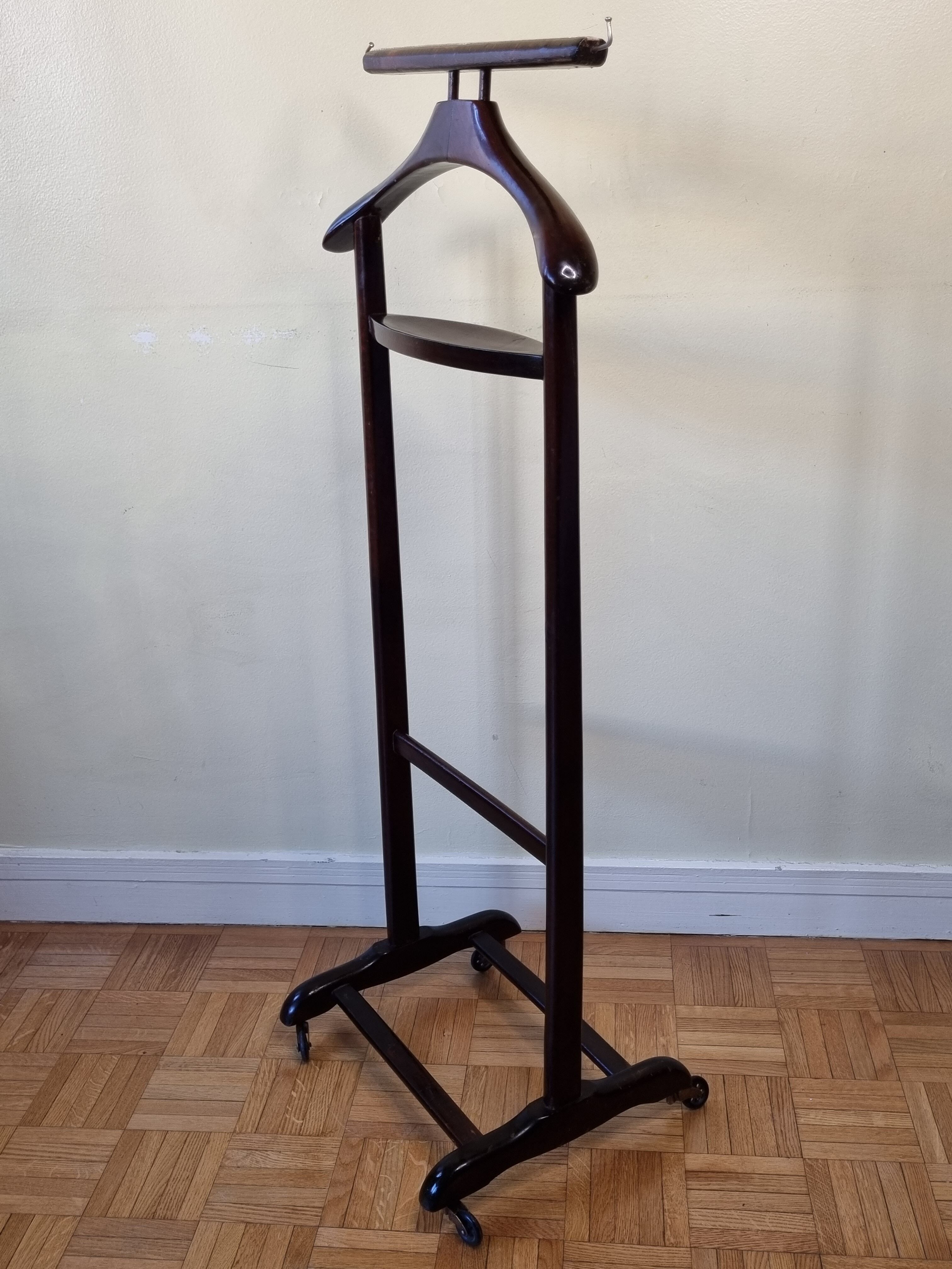 Valet de nuit en bois vernis, vintage, années 50-60