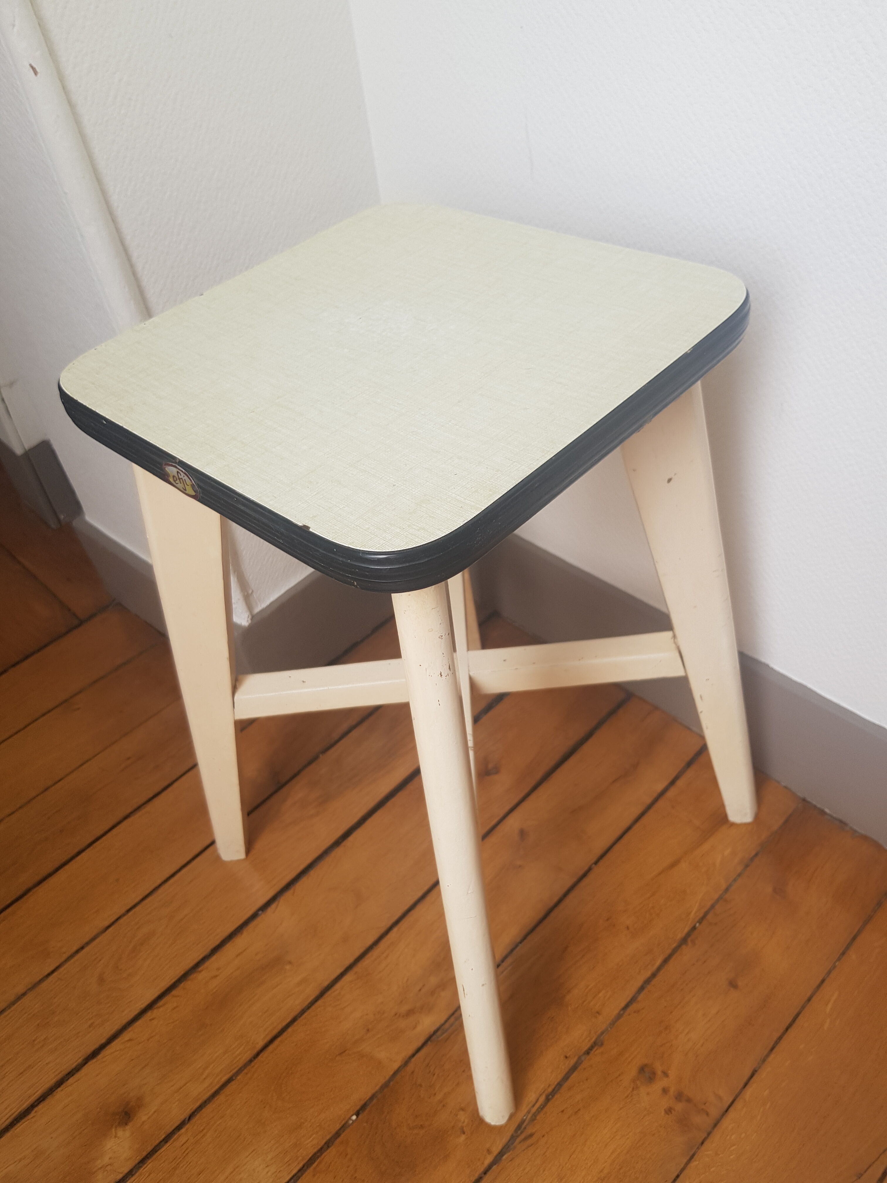 EFi vintage stool