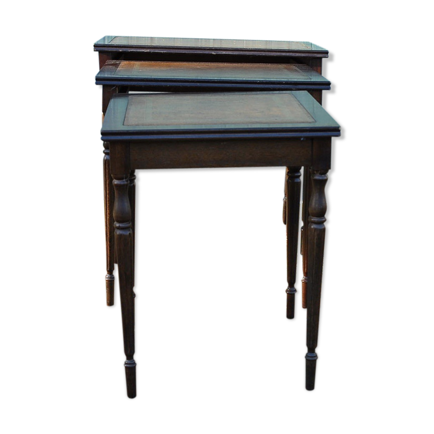 Nesting table