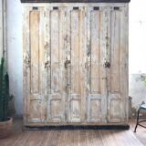 Wooden workshop vestiary