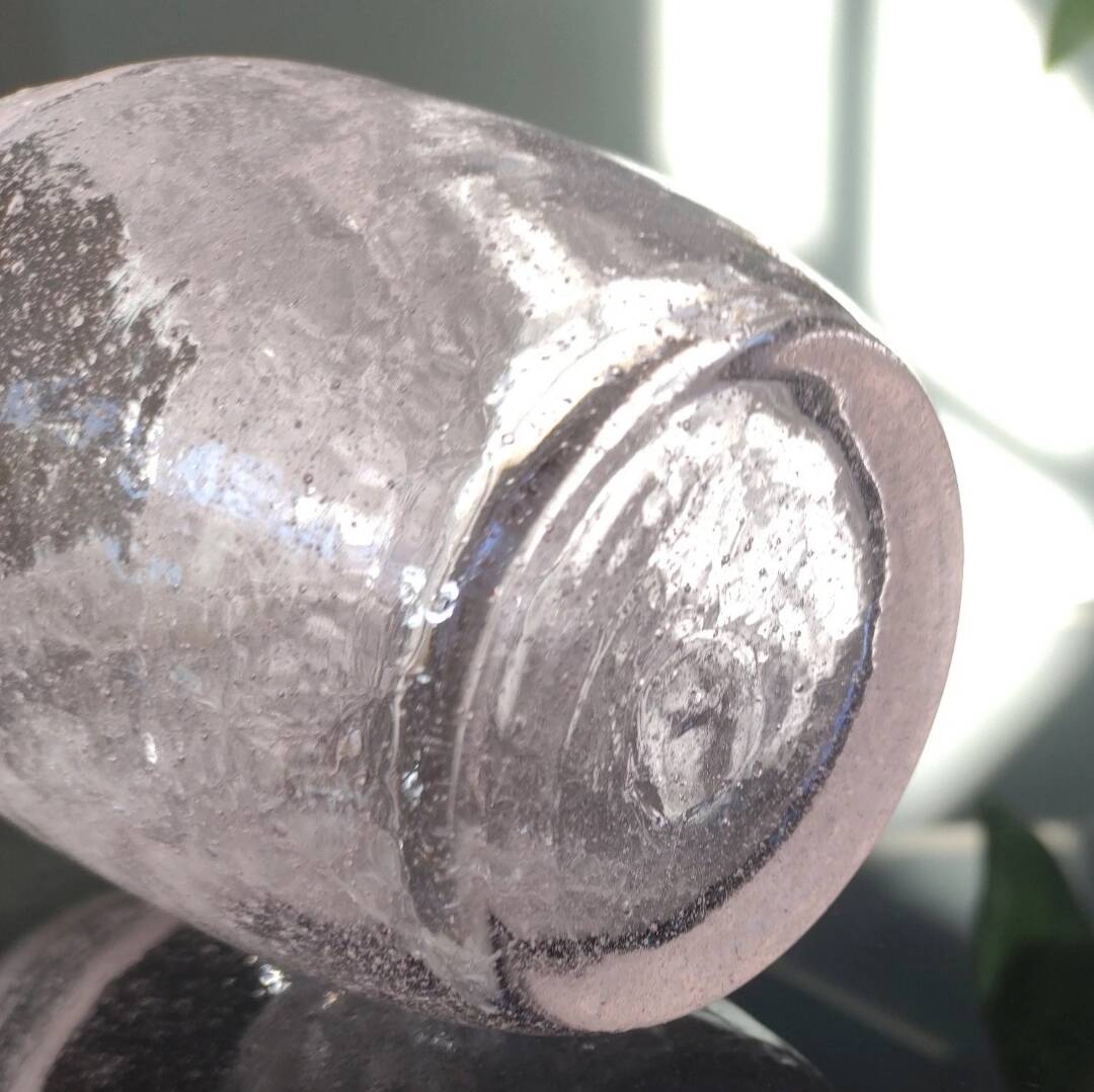 Artisanal vase in pink/transparent bubbled glass