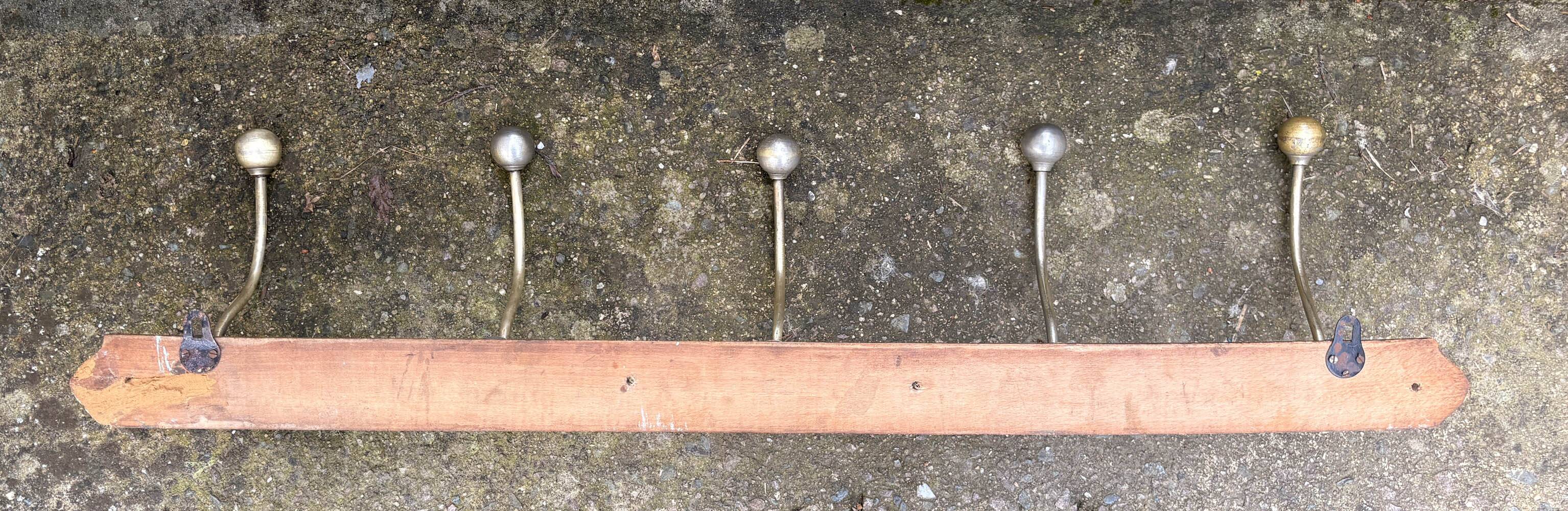 Large vintage wall coat rack with 5 brass and wood hooks – bistro