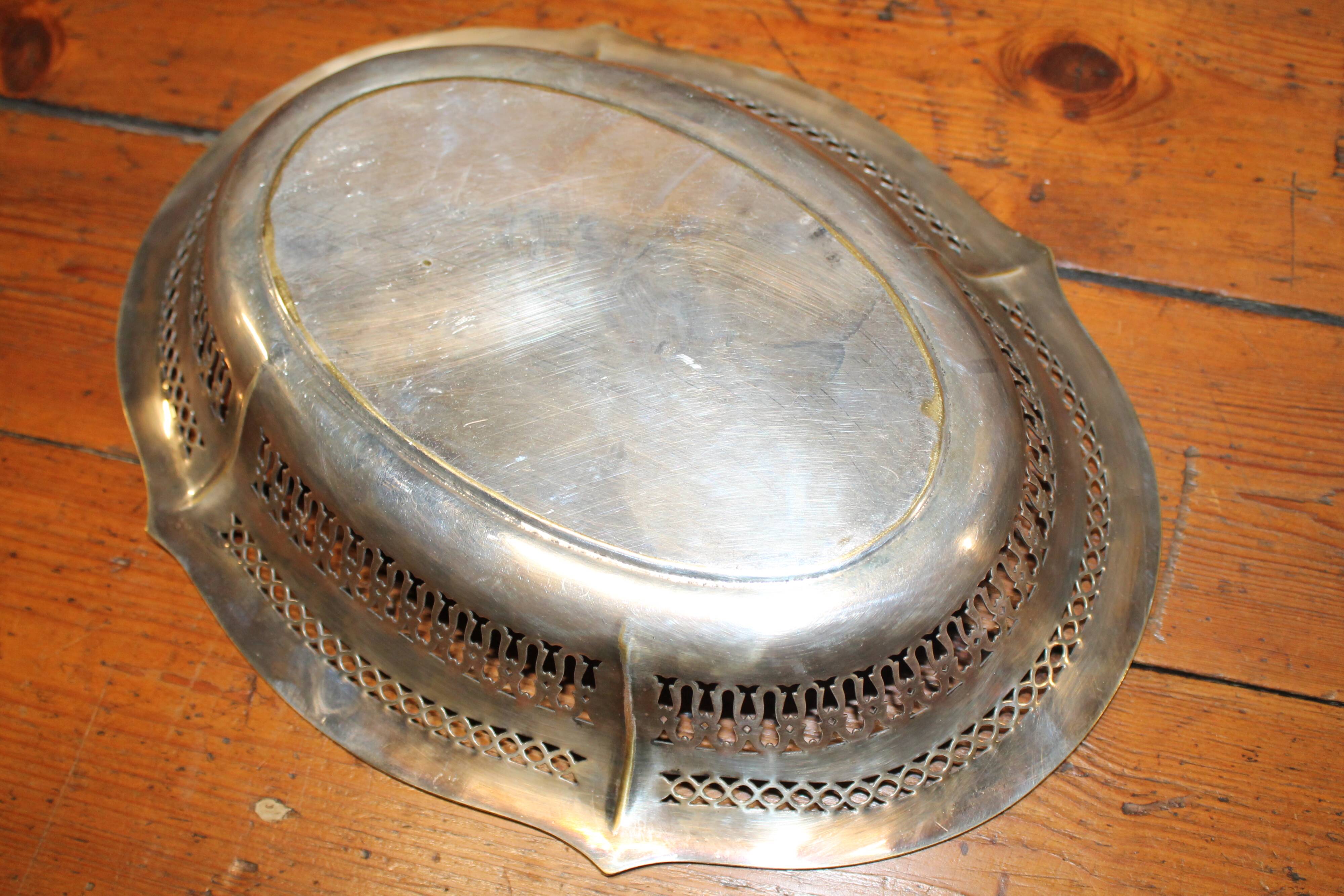 Silver metal bread basket