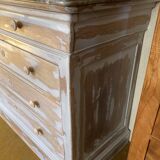 Louis-Philippe chest of drawers in walnut.