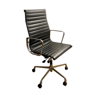 Fauteuil EA 119 de Charles et Ray Eames  édition Vitra