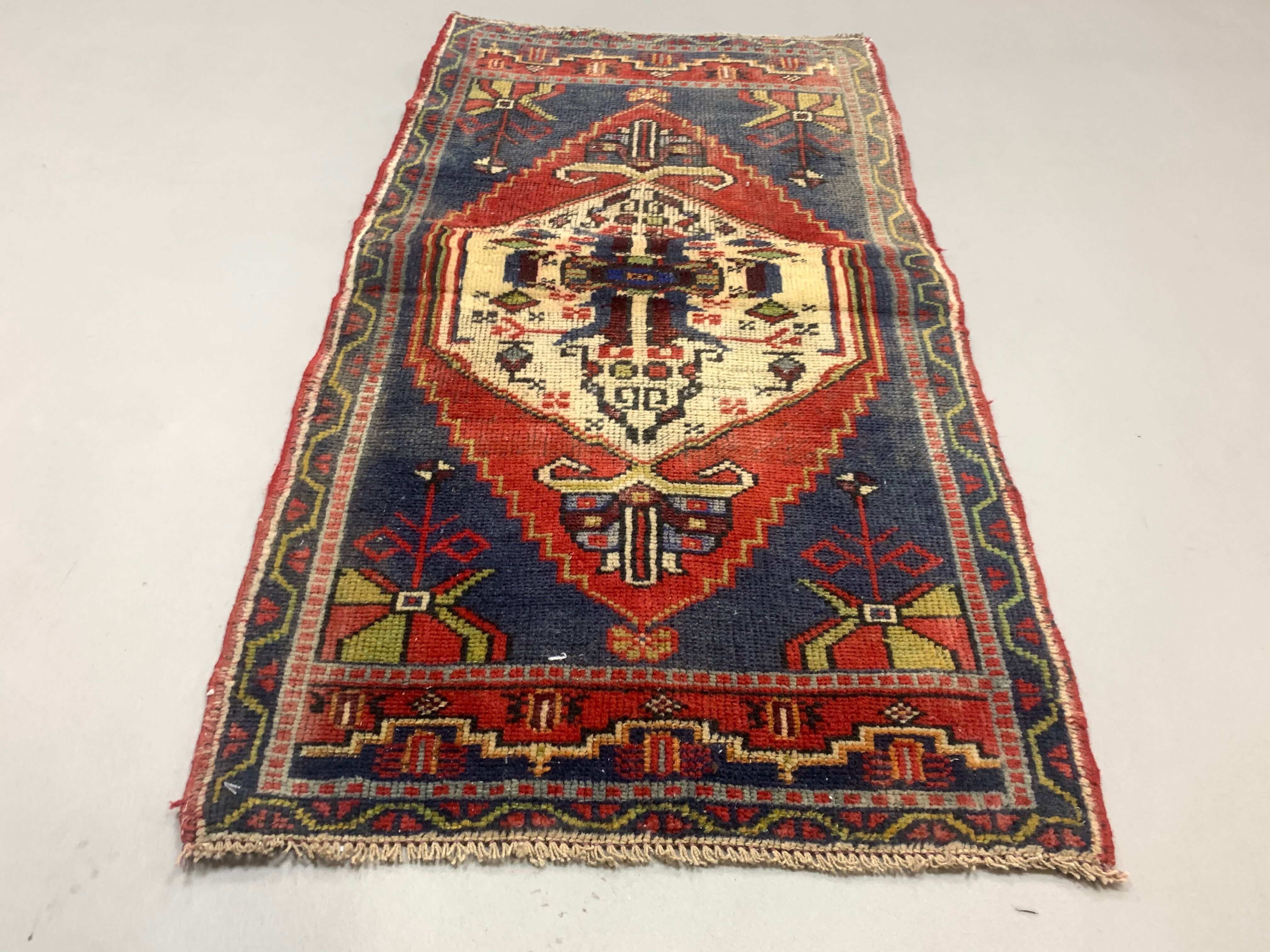 Small Vintage Turkish Rug 115x60 cm, Short Runner, Tribal, Shabby Chic