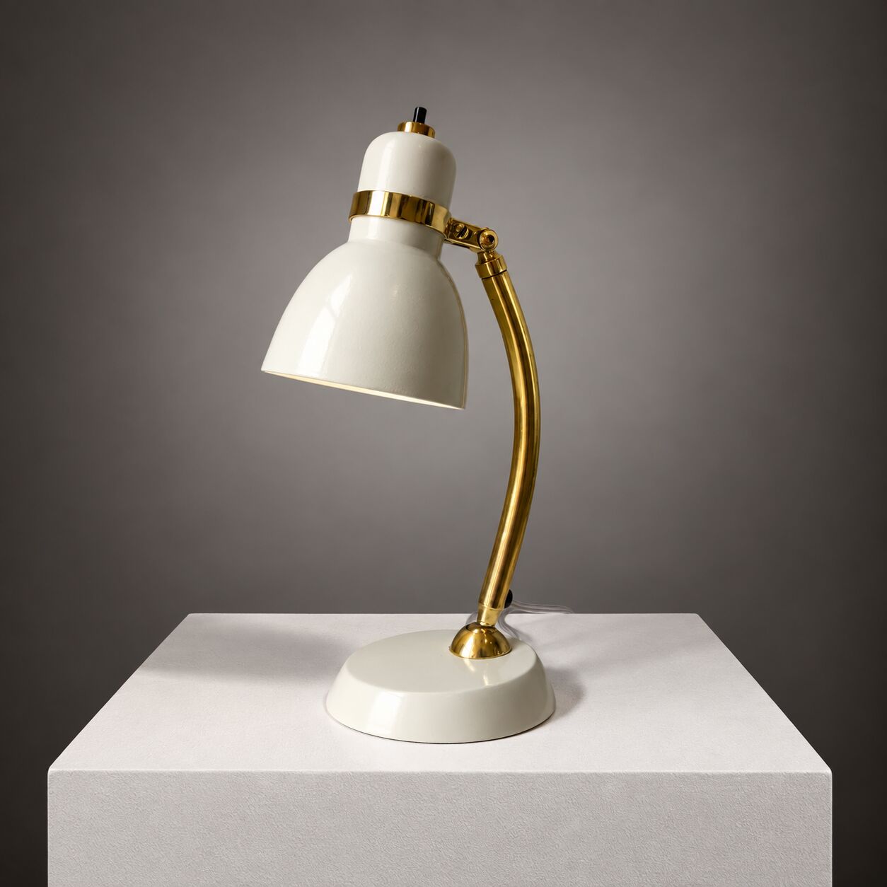 Pair of Norwegian desk lamps, attributed to Høvik Verk Norway.