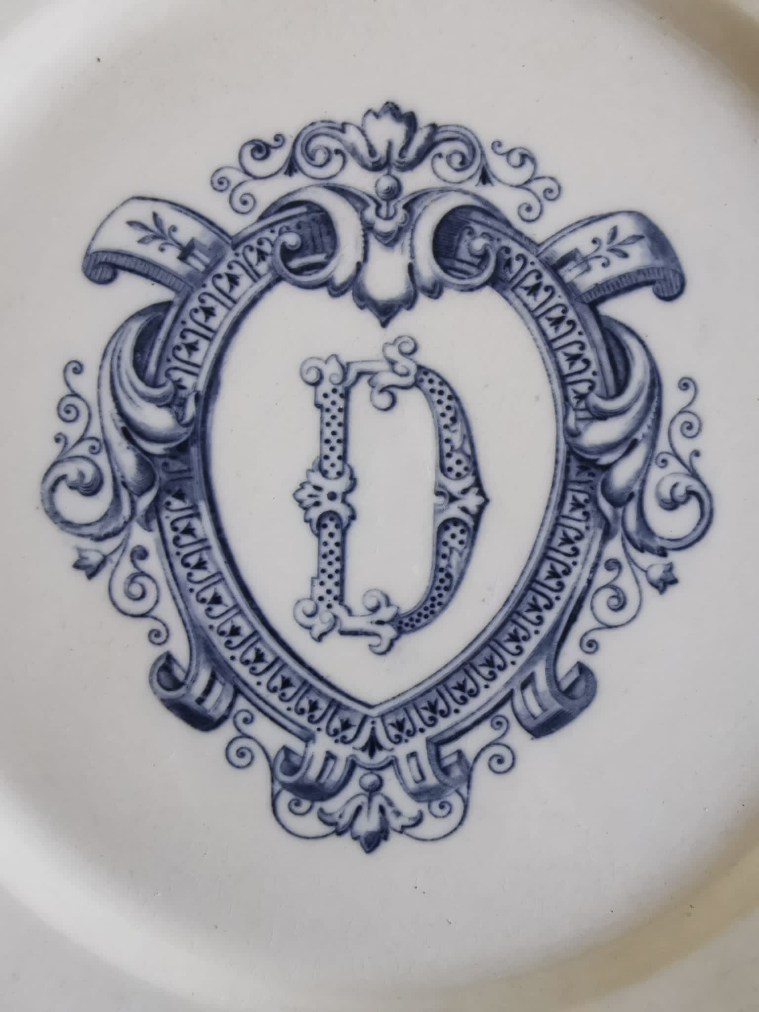 Serving 10 plates in iron earth