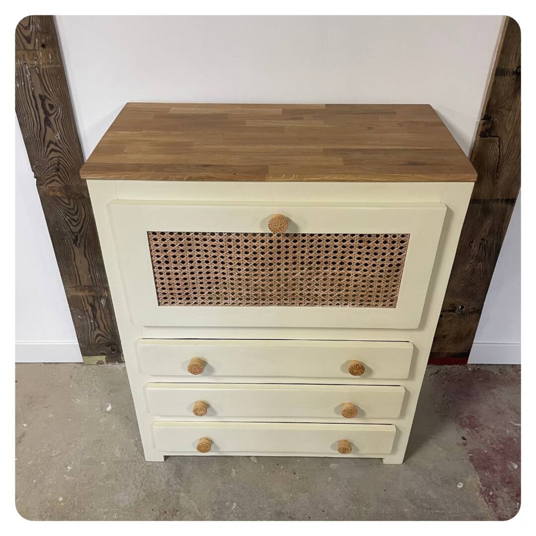 Vintage chest of drawers with 3 drawers and a flap