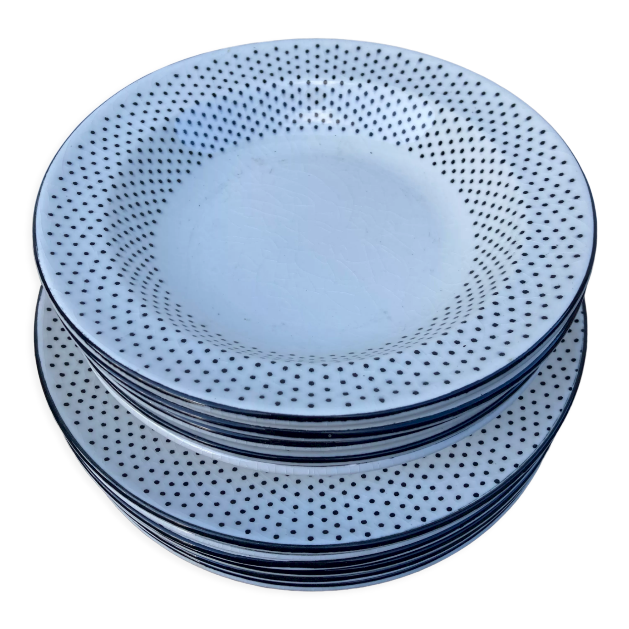 Gien service for 6 people with black polka dots: soup plates and flat plates
