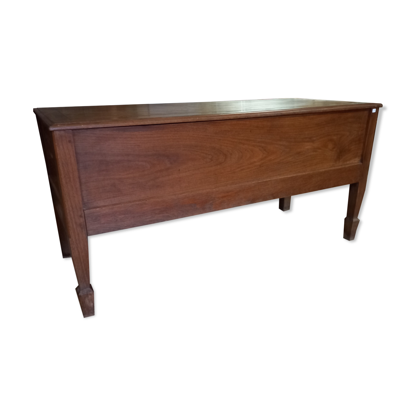 Maie. Solid wood chest
