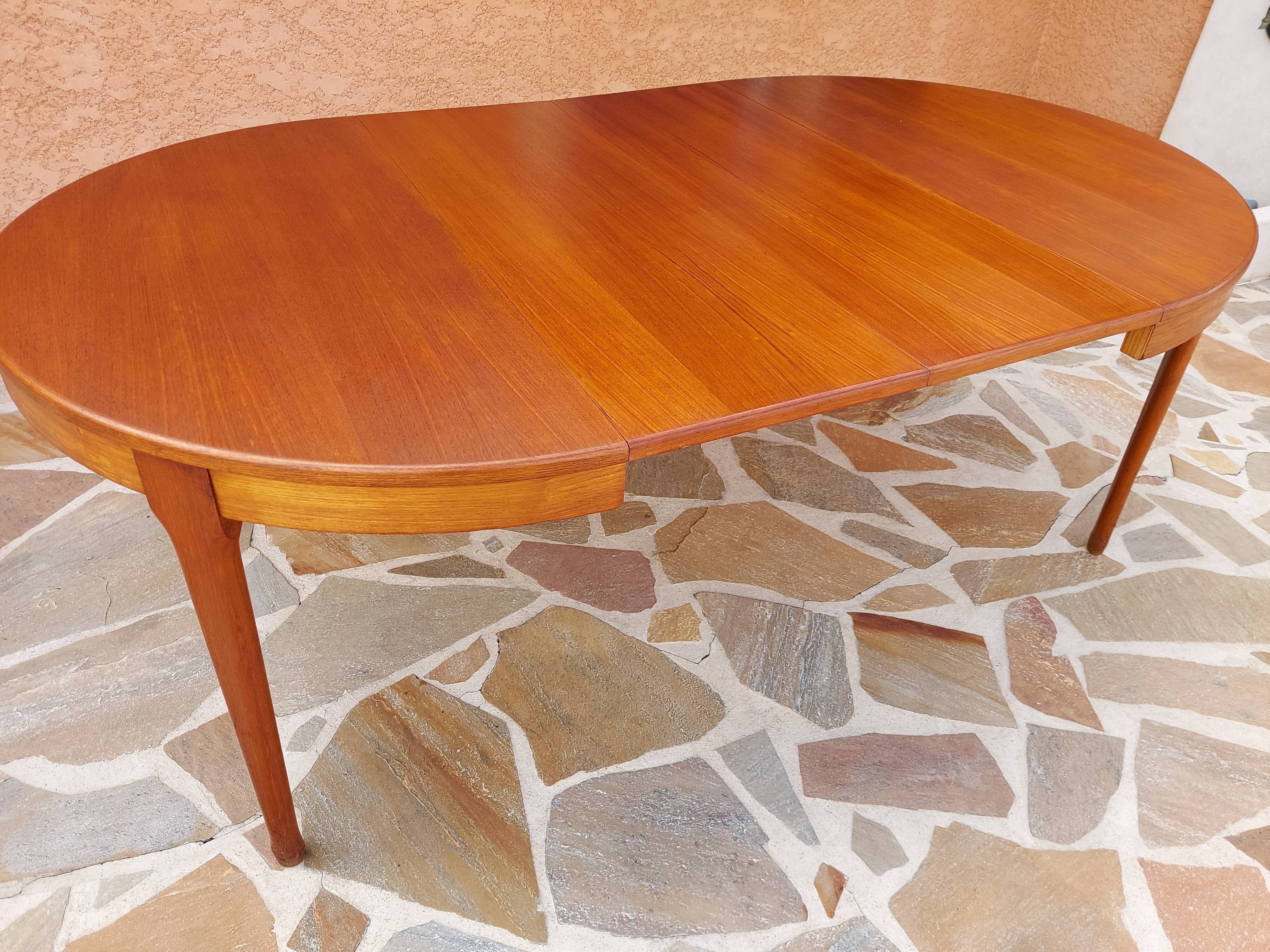 Extendable round table Teak by Tricoire & Vecchione for TV cabinet Paris 1960