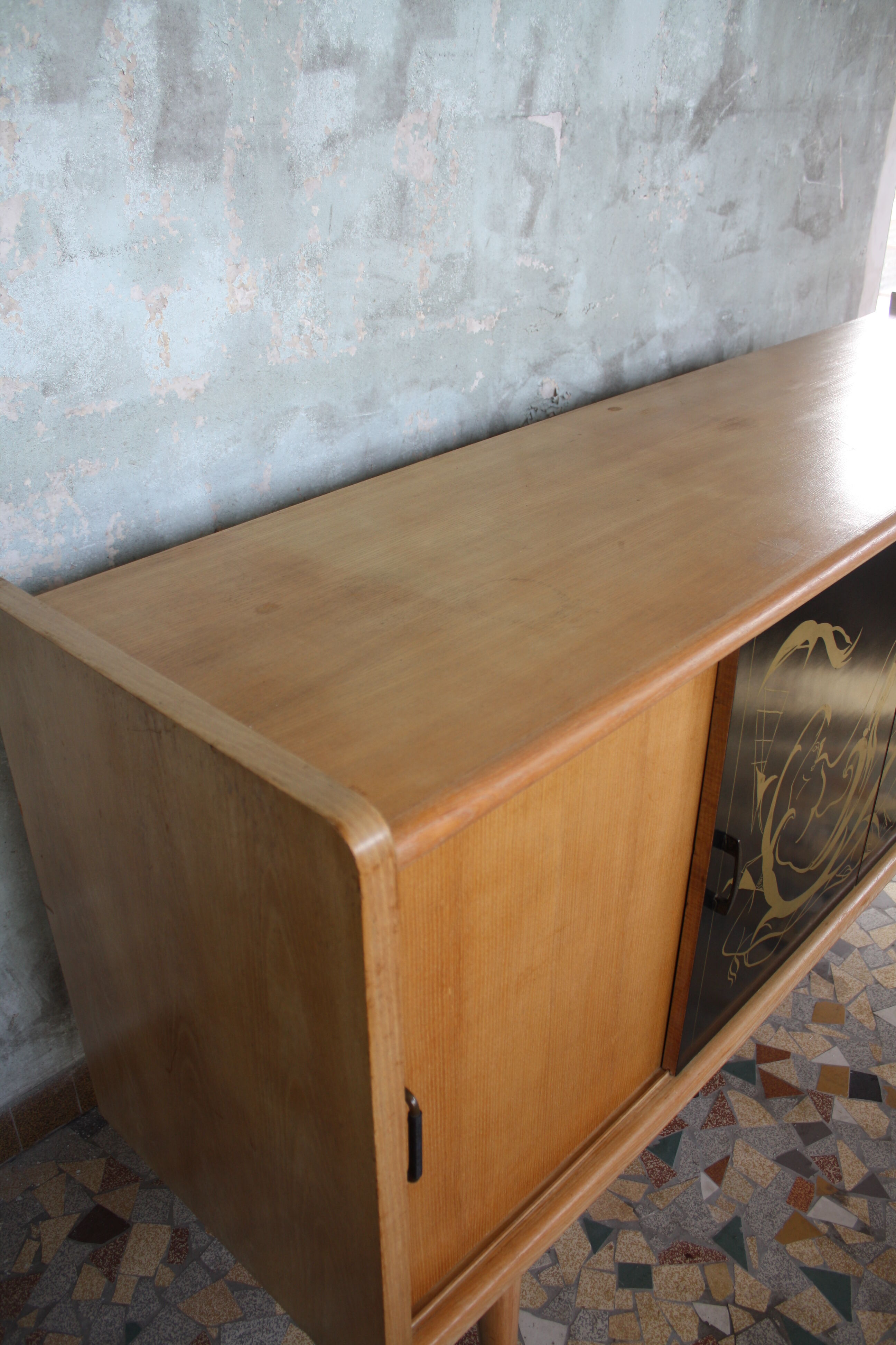 Enfilade vintage chêne clair pieds compas