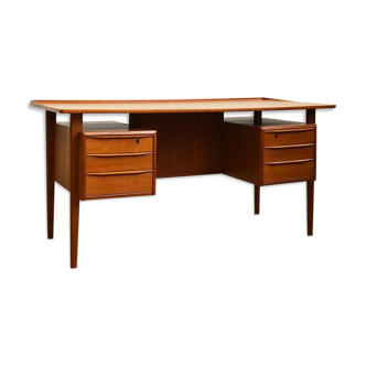 Mid-century danish teak desk by Peter Løvig Nielsen for Hedensted Møbelfabrik