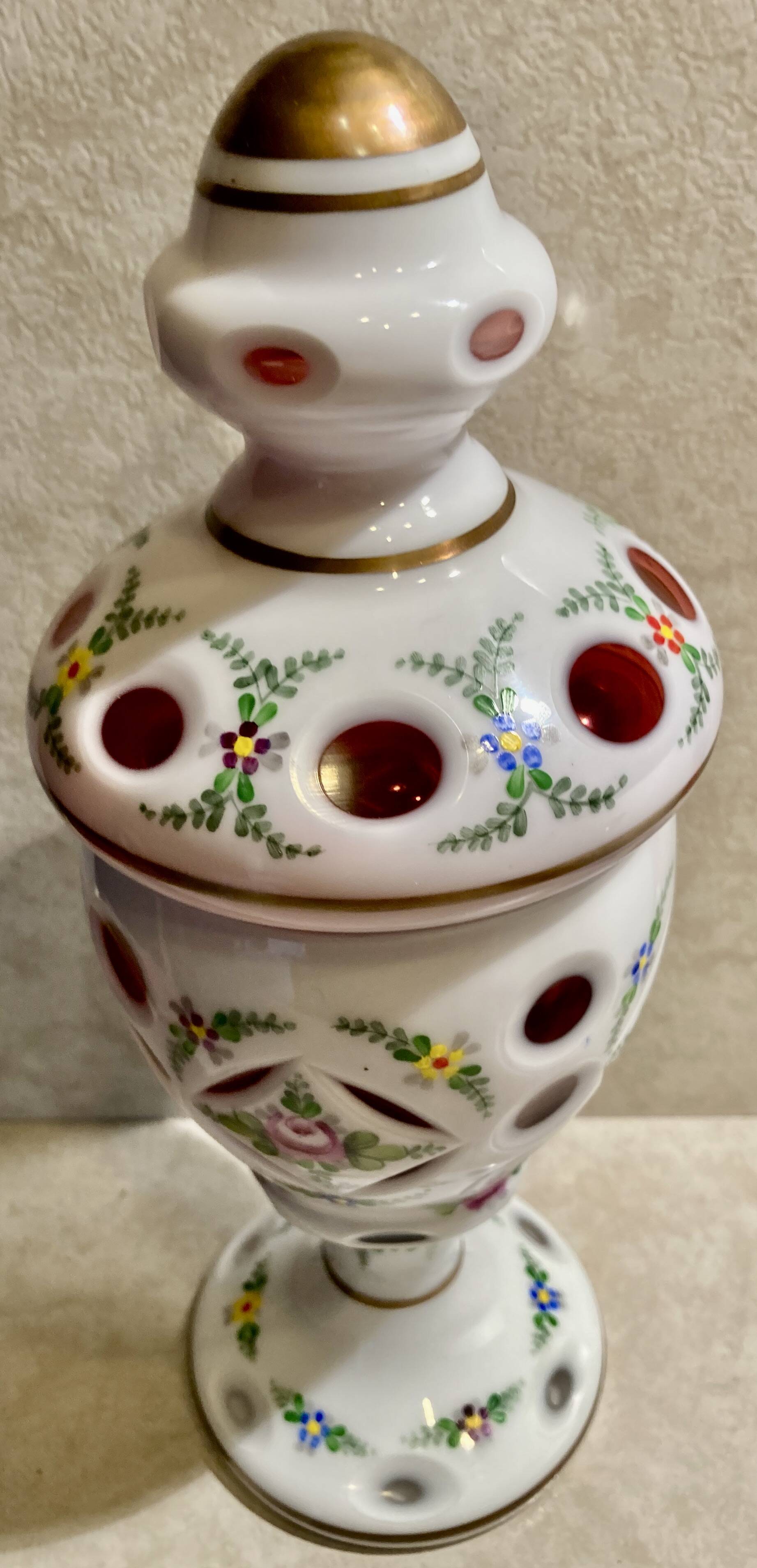 Bohème crystal opaline overlay bonbonnière dragée - 19th century