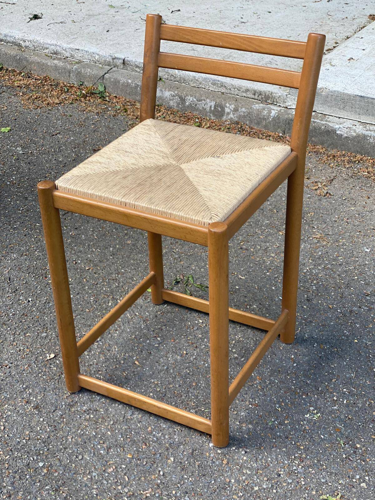 Solid wood and straw stool 50cm