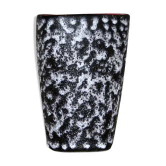Ceramic vase with granite effect and pink background