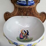 Wall fountain in Quimper earthenware