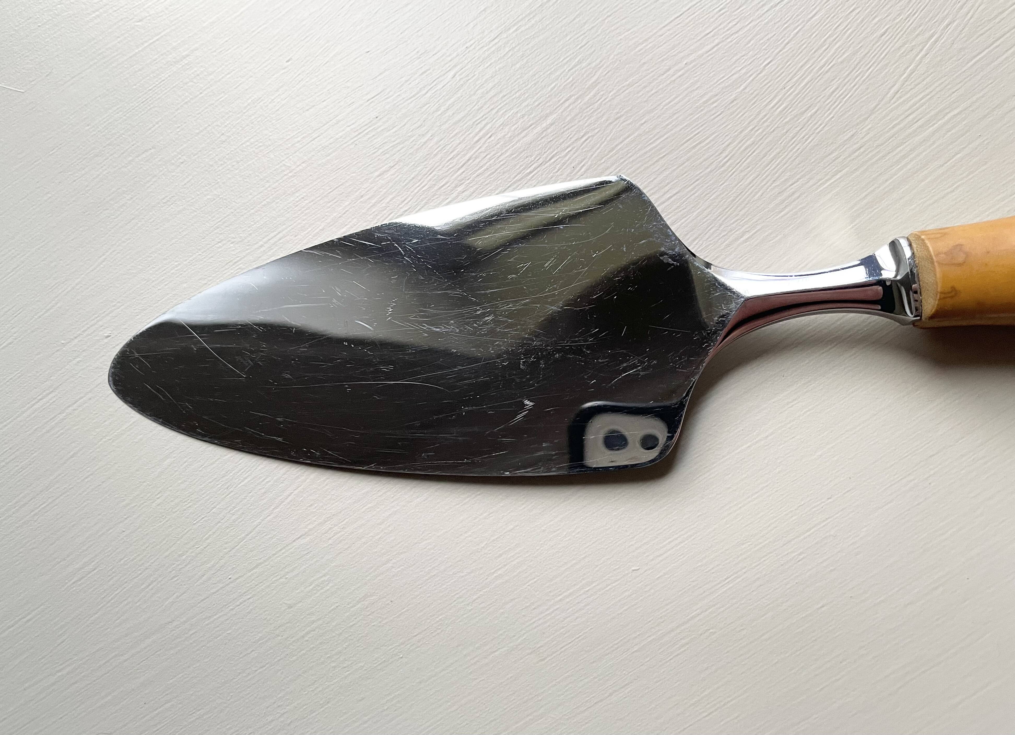 Serving cutlery with bamboo handles
