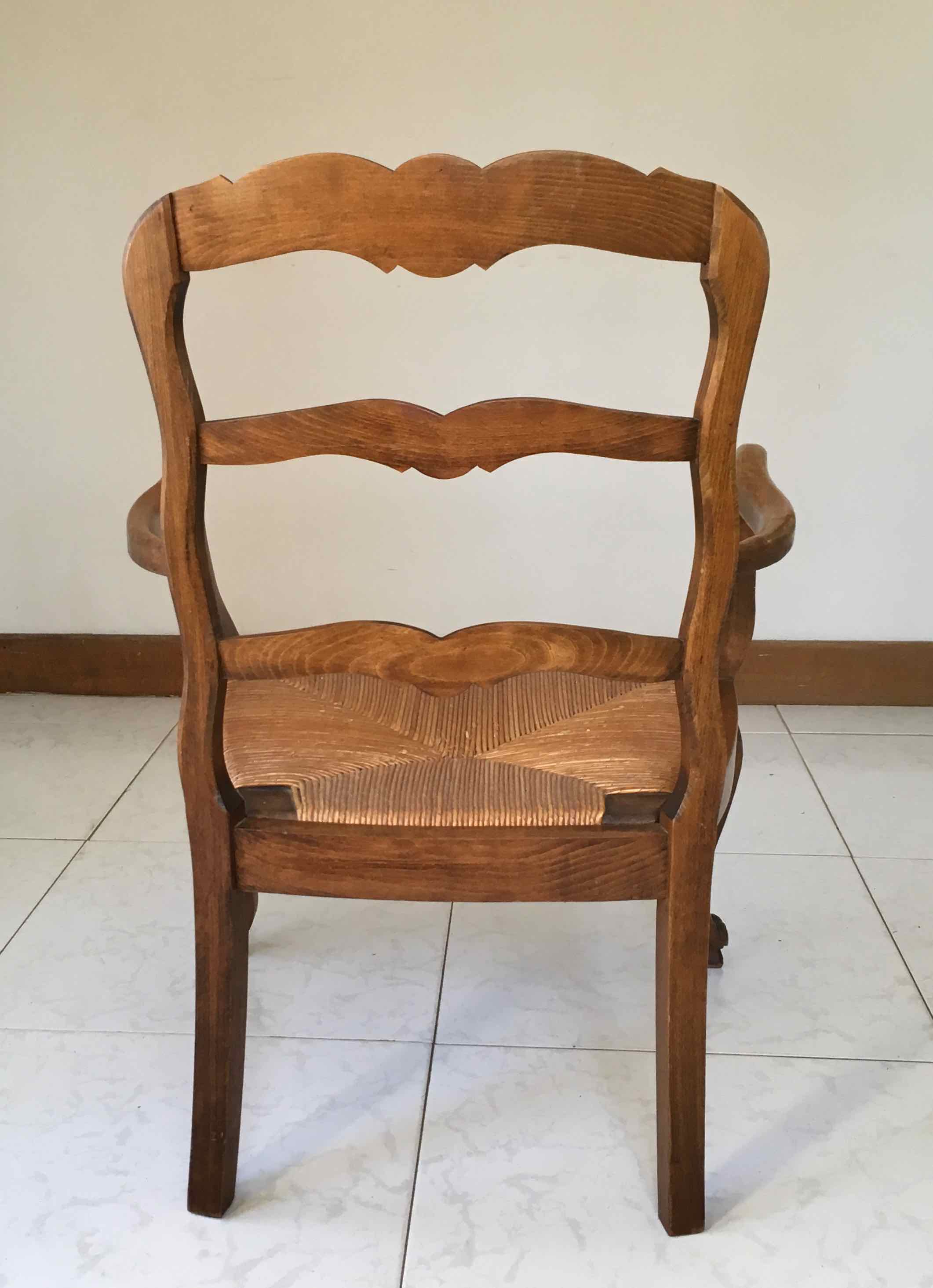 Fauteuil paillé provençal style Louis XV
